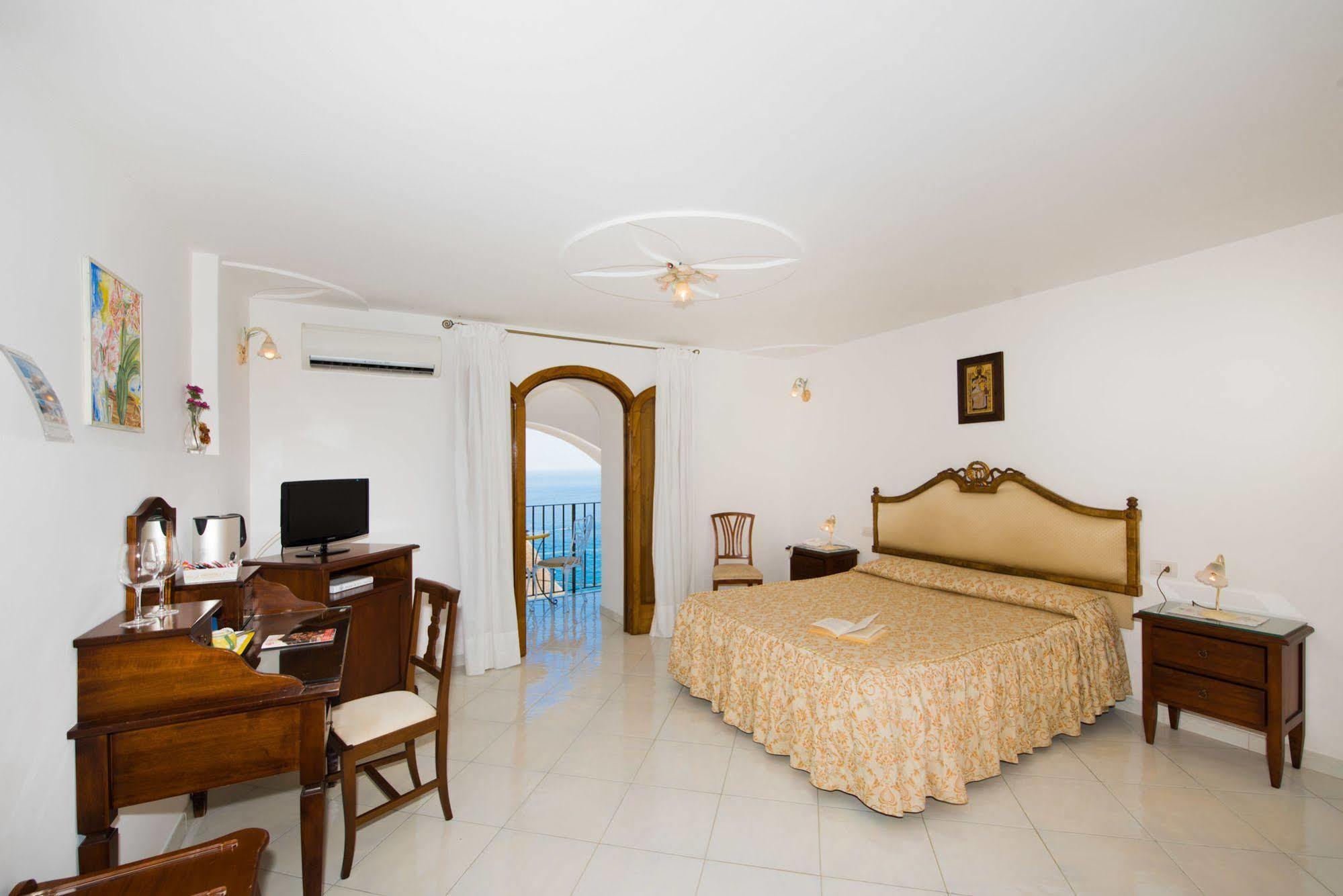 La Rosa Dei Venti Aparthotel โปซิตาโน ภายนอก รูปภาพ